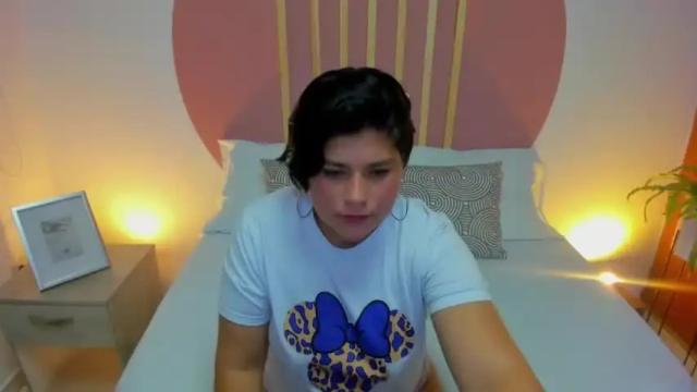 Image 4 of cora_1519 Stream on Chaturbate on 15 months ago