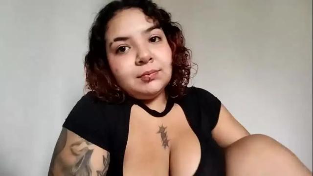 Image 10 of cora____line Stream on Chaturbate on 8 months ago