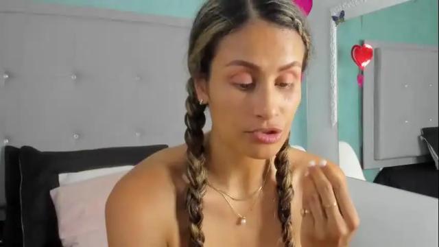 Image 4 of coral_carter Stream on Chaturbate on 19 days ago
