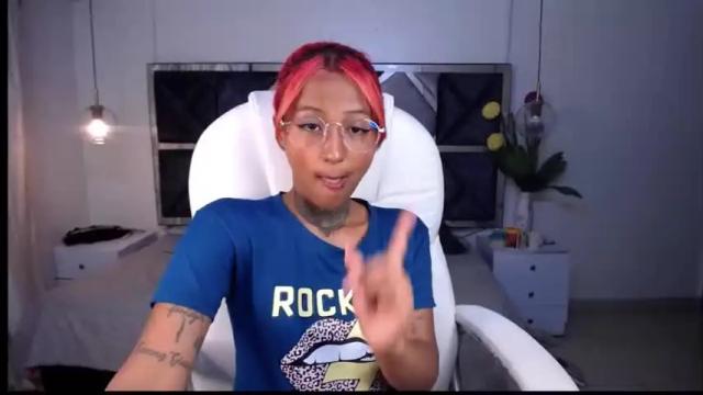 Image 8 of coral_winx Stream on Chaturbate on 16 months ago