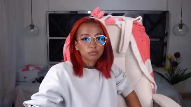 Image 2 of coral_winx Stream on Chaturbate on 15 months ago