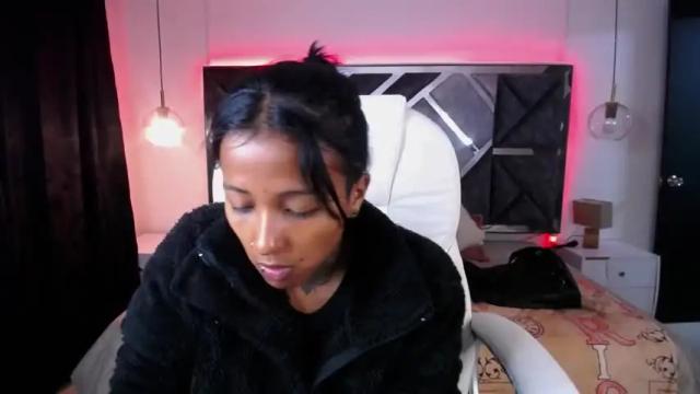Image 2 of coral_winx Stream on Chaturbate on 14 months ago