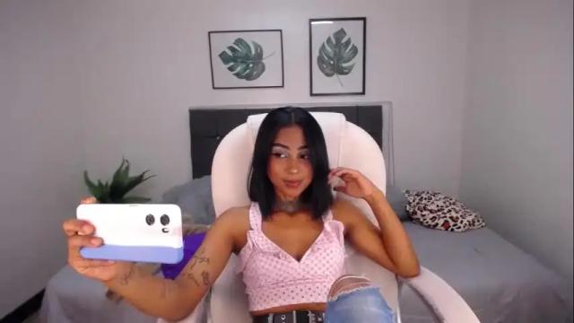 Image 2 of coral_winx Stream on Chaturbate on 14 months ago