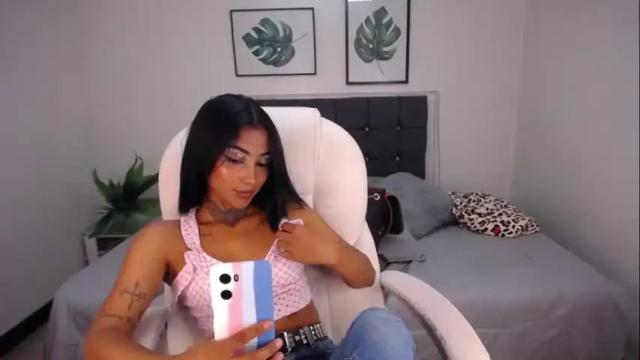 Image 4 of coral_winx Stream on Chaturbate on 14 months ago