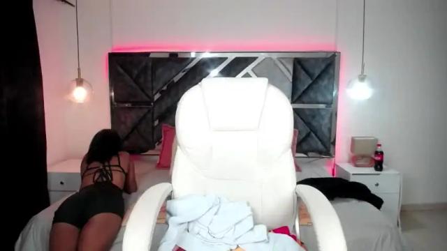 Image 4 of coral_winx Stream on Chaturbate on 14 months ago