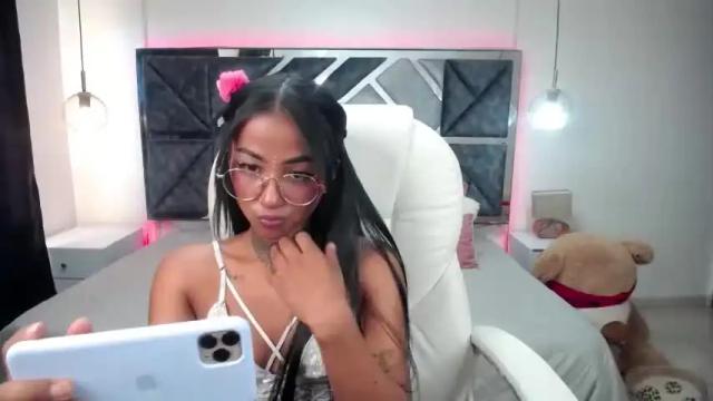 Image 3 of coral_winx Stream on Chaturbate on 13 months ago