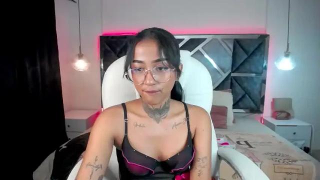 Image 7 of coral_winx Stream on Chaturbate on 13 months ago