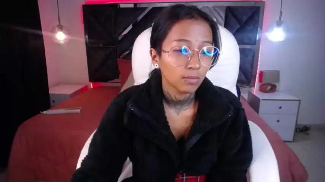 Image 2 of coral_winx Stream on Chaturbate on 13 months ago
