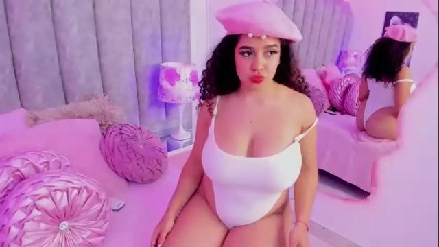 Image 12 of coralharmon Stream on Chaturbate on 2 months ago