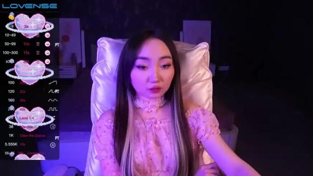 Image 3 of coralinadiamond Stream on Chaturbate on 17 months ago