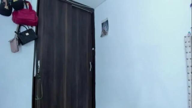 Image 10 of coralinej0nes Stream on Chaturbate on 4 months ago