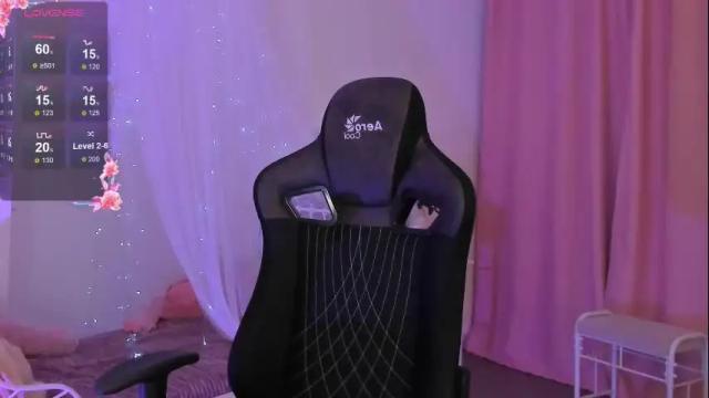 Image 10 of coralinekeyns Stream on Chaturbate on 1 month ago
