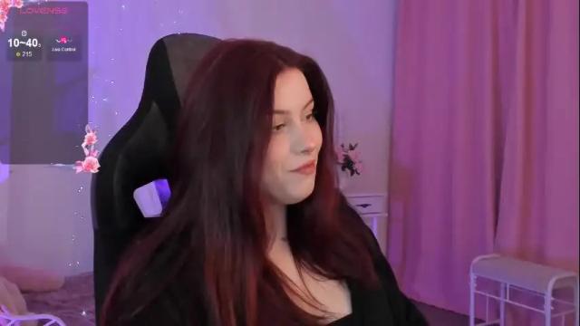 Image 12 of coralinekeyns Stream on Chaturbate on 1 month ago