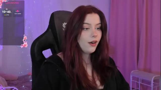 Image 8 of coralinekeyns Stream on Chaturbate on 1 month ago