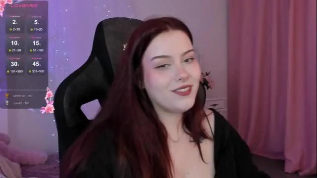 Image 4 of coralinekeyns Stream on Chaturbate on 1 month ago