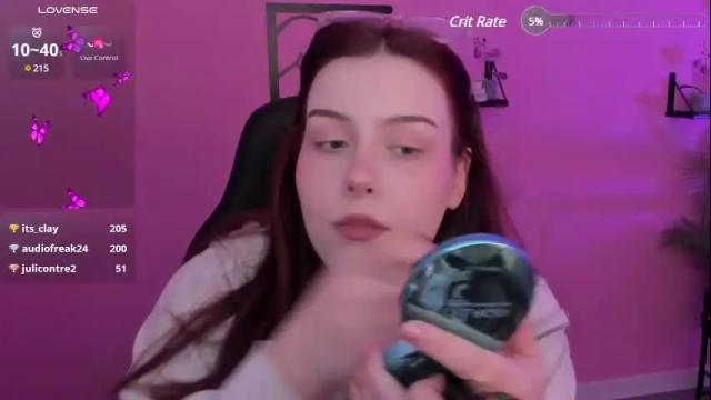 Image 12 of coralinekeyns Stream on Chaturbate on 1 month ago