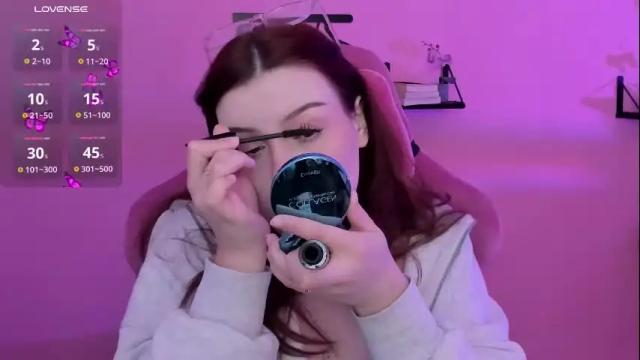 Image 2 of coralinekeyns Stream on Chaturbate on 1 month ago