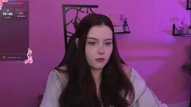 Image 12 of coralinekeyns Stream on Chaturbate on 24 days ago
