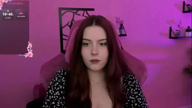 Image 3 of coralinekeyns Stream on Chaturbate on 18 days ago
