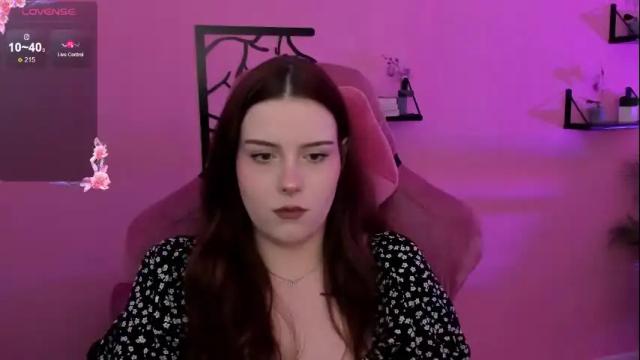 Image 8 of coralinekeyns Stream on Chaturbate on 18 days ago