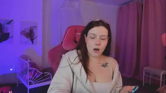 Image 10 of coralinekeyns Stream on Chaturbate on 17 days ago