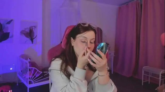 Image 12 of coralinekeyns Stream on Chaturbate on 17 days ago