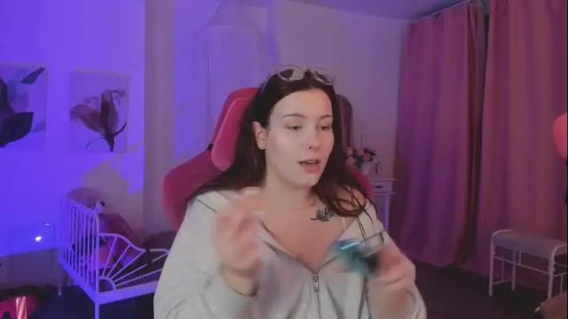 Image 7 of coralinekeyns Stream on Chaturbate on 17 days ago