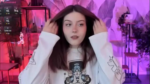 Image 8 of coralinekeyns Stream on Chaturbate on 2 months ago