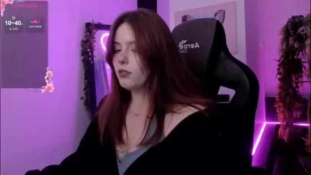 Image 7 of coralinekeyns Stream on Chaturbate on 2 months ago