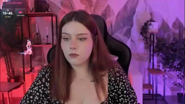 Image 12 of coralinekeyns Stream on Chaturbate on 2 months ago