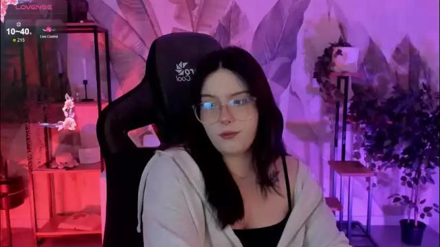 Image 7 of coralinekeyns Stream on Chaturbate on 2 months ago