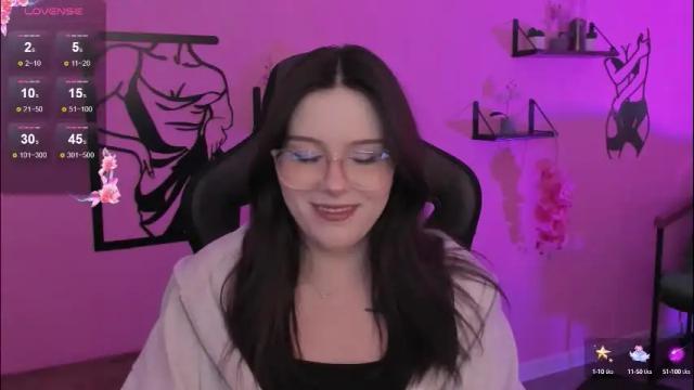 Image 3 of coralinekeyns Stream on Chaturbate on 2 months ago