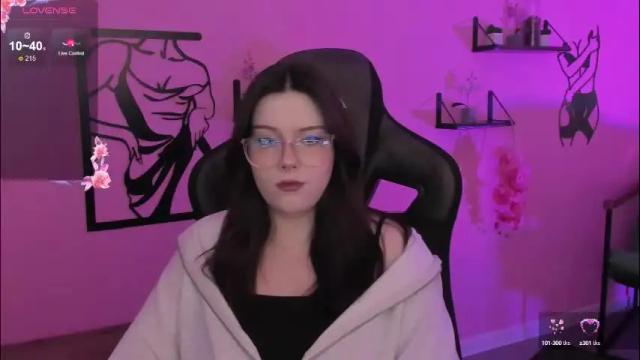 Image 8 of coralinekeyns Stream on Chaturbate on 2 months ago