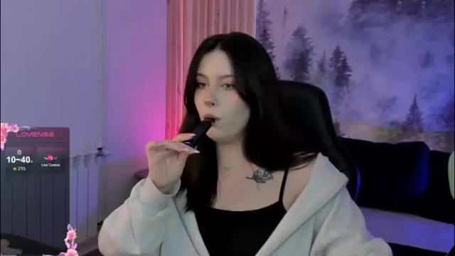 Image 8 of coralinekeyns Stream on Chaturbate on 1 month ago