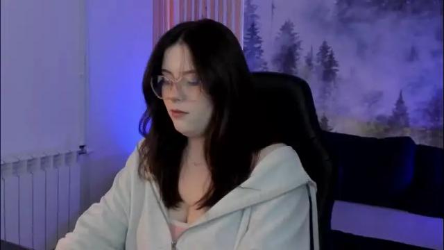 Image 6 of coralinekeyns Stream on Chaturbate on 1 month ago