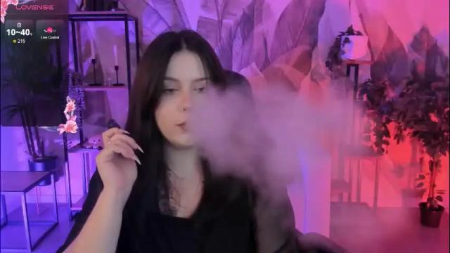 Image 8 of coralinekeyns Stream on Chaturbate on 1 month ago