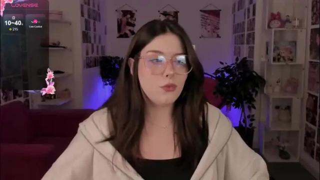 Image 10 of coralinekeyns Stream on Chaturbate on 1 month ago