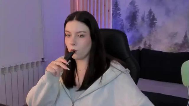 Image 12 of coralinekeyns Stream on Chaturbate on 1 month ago