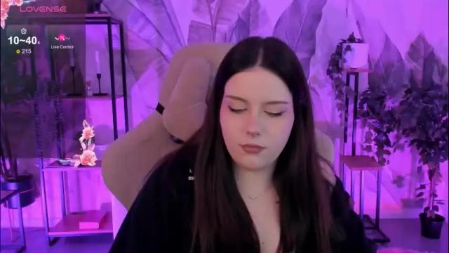 Image 6 of coralinekeyns Stream on Chaturbate on 1 month ago