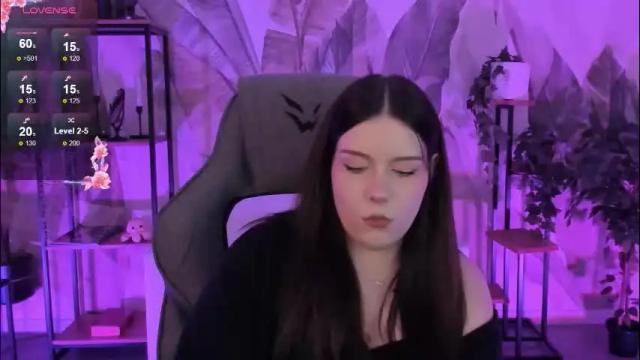 Image 2 of coralinekeyns Stream on Chaturbate on 1 month ago