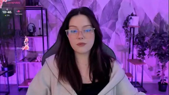 Image 11 of coralinekeyns Stream on Chaturbate on 28 days ago