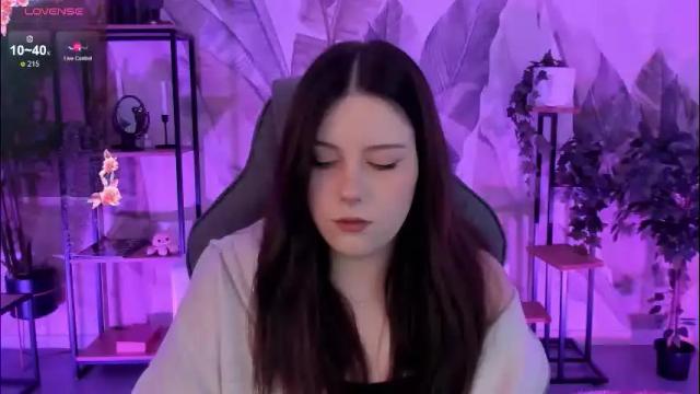 Image 3 of coralinekeyns Stream on Chaturbate on 28 days ago