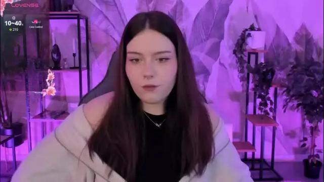 Image 10 of coralinekeyns Stream on Chaturbate on 5 days ago