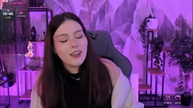 Image 12 of coralinekeyns Stream on Chaturbate on 5 days ago