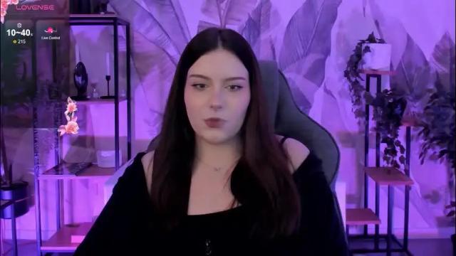 Image 10 of coralinekeyns Stream on Chaturbate on 4 days ago