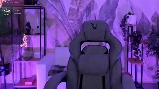 Image 4 of coralinekeyns Stream on Chaturbate on 4 days ago