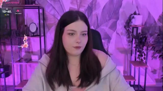 Image 10 of coralinekeyns Stream on Chaturbate on 1 day ago