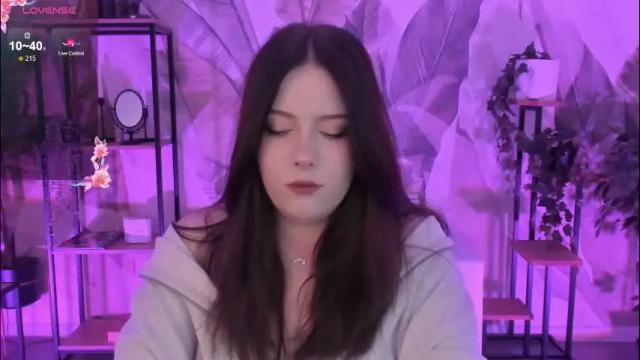 Image 3 of coralinekeyns Stream on Chaturbate on 1 day ago