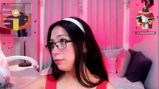 Image 4 of coralinericce_ Stream on Chaturbate on 1 month ago