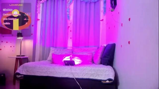 Image 2 of coralinericce_ Stream on Chaturbate on 1 month ago